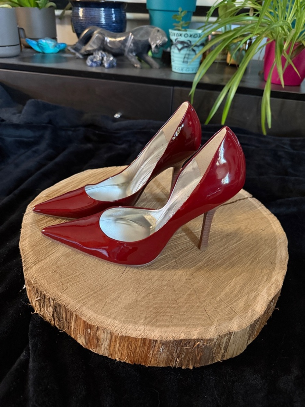 GUESS Red Patent Pointed-Toe Stiletto Pumps - Picture 7 of 7